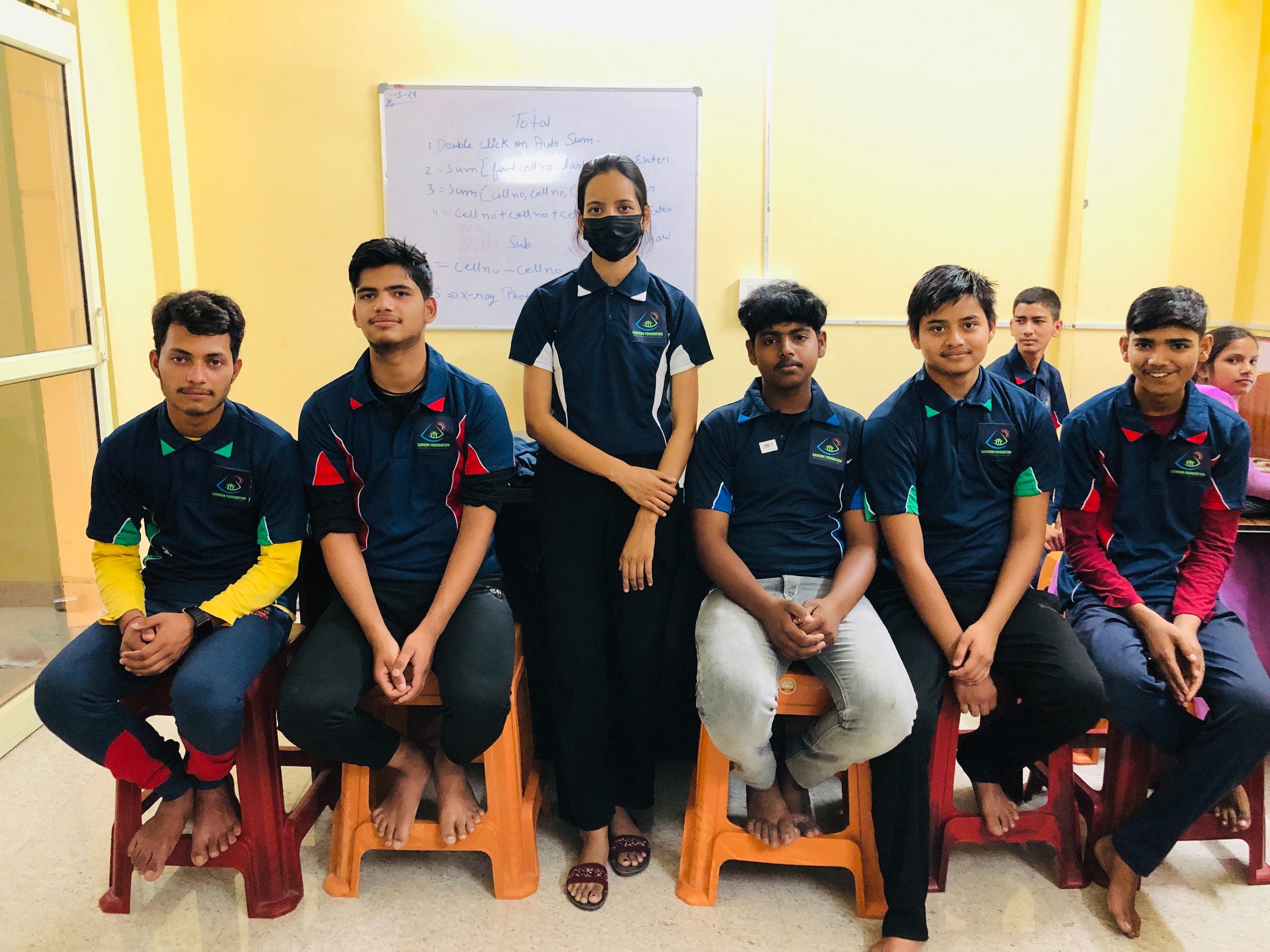 Learn Computer Skills With Samoon Computer Training Institute 