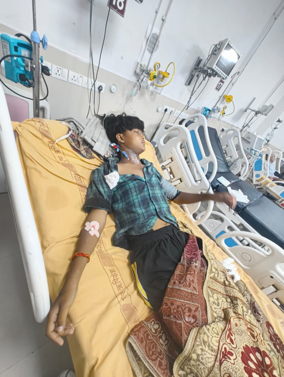 Support 19-Year-Old Mahendra Singh for Kidney Transplant Treatment